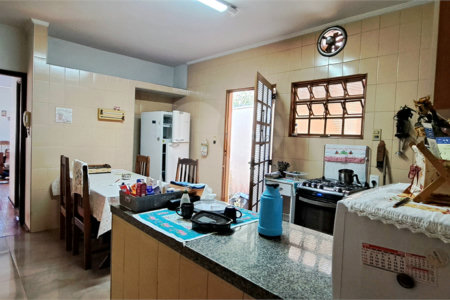 Casa com 4 quartos próxima a USP