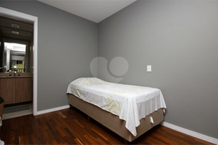 Apartamento à Venda na Vila Mariana com 163m², 3 Suítes e Varanda Gourmet