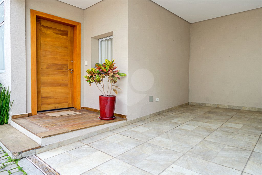 Casa à venda com 4 quartos, sendo 2 suítes, no condomínio Residencial Terras Altas, São Paulo - SP