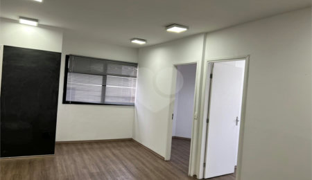 Sala à venda em Bosque da Saúde, São Paulo, SP