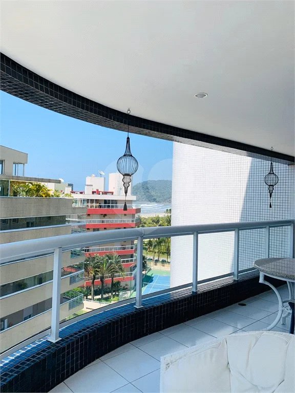 Apartamento à venda com 3 quartos, sendo 2 suítes,  em Riviera de São Lourenço, Bertioga, SP