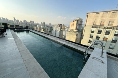 Apartamento com dois dormitórios, sem vaga de garagem, 2 minutos da estação Republica