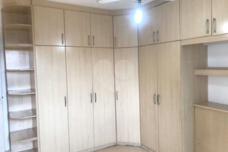 Espaço e Segurança no Bom Retiro: Apartamento de 100 m² com Infraestrutura Completa