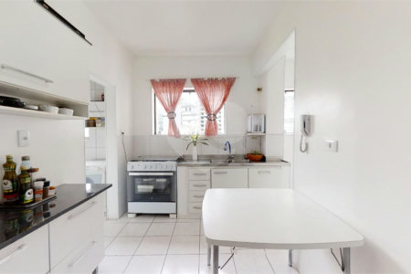 Apartemento com dois dormitórios na Bela Vista.