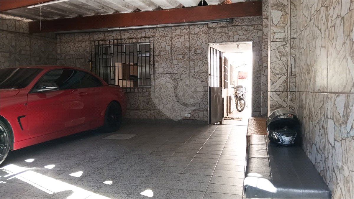 Térrea 02 dormitórios, localização privilegiada. Próximo a tudo