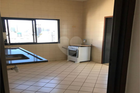 Apartamento mobiliado de 32m2 com 1 dormitório e 1 vaga para locação na Santa Cecília