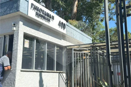 Apartamento com 48m², 2 dormitórios, 1 vaga de garagem, à venda em Itaquera.
