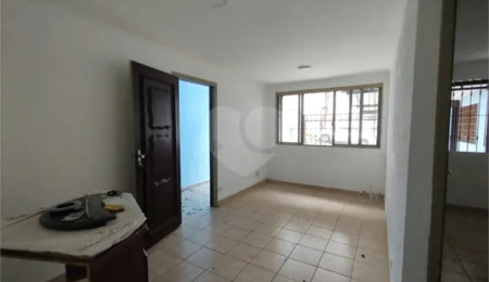 Casa de Vila à venda com 3 quartos, sendo 1 suíte,  em Jardim Esmeralda, São Paulo, SP