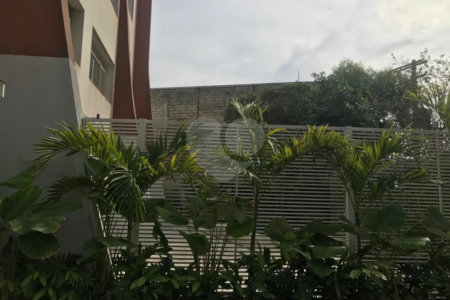 Espaço e Segurança no Bom Retiro: Apartamento de 100 m² com Infraestrutura Completa