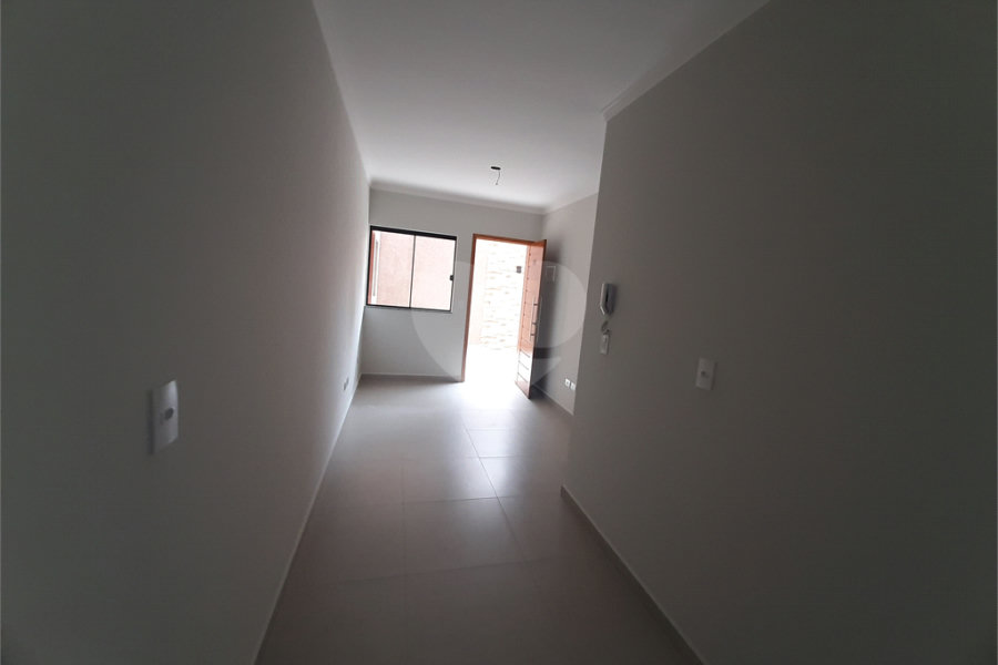 Apartamento com 37m2, 2 quartos, banheiro, sala, cozinha, quintal e 1 vaga de GARAGEM