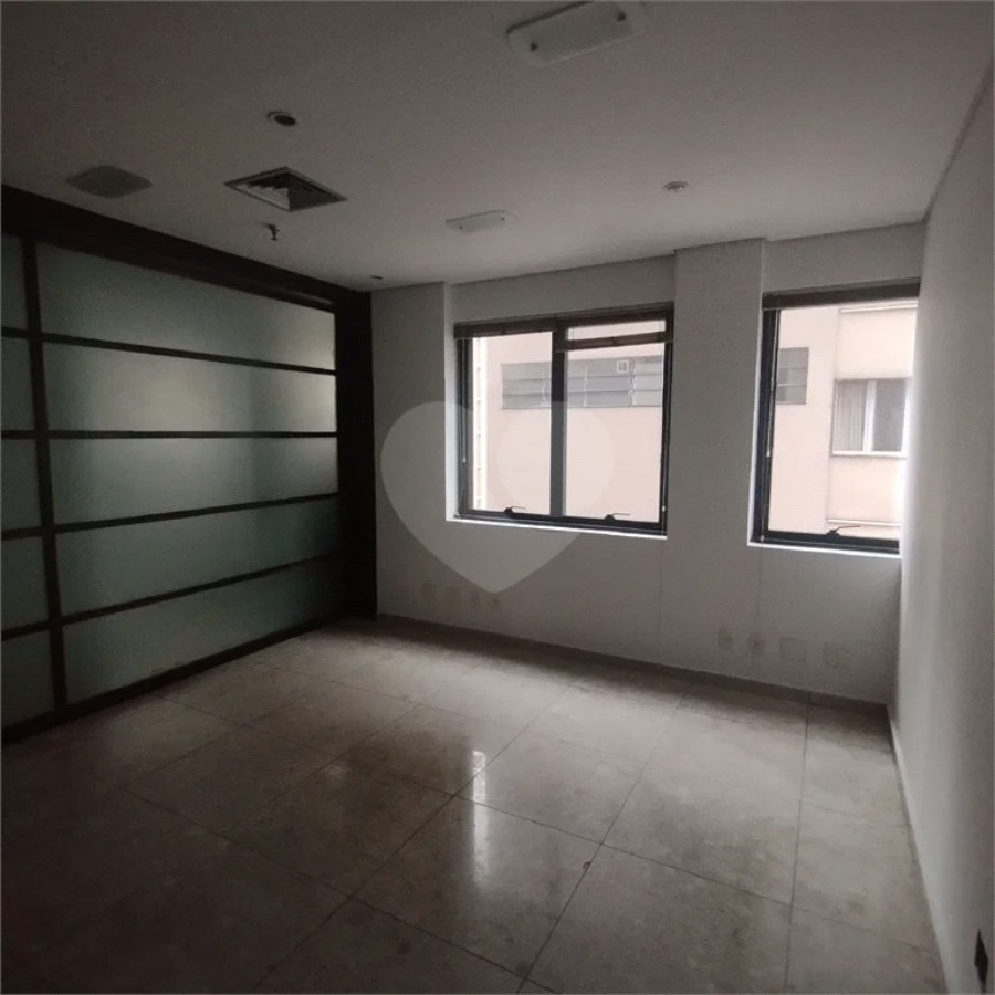 Sala comercial para locação no Jardim Paulista, 90 m², 2 garagens