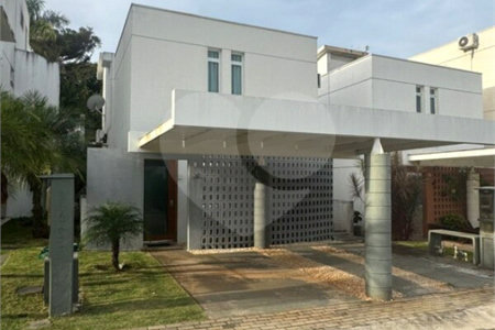 Indaiatuba- Vila Aurora -Condomínio Palm Tree Residence -Venda e Locação - R$ 7.000,00 - condominio - R$ 877,44- IPTU - R$ 211,64 - Pavimento Térreo: Sala de estar, sala de jantar, wc, cozinha, área de serviço, despensa. Pavimento Superior: Suíte com varanda e closet, 02 dormitórios e wc.social