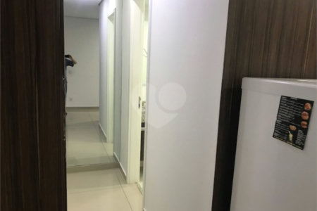 Studio à venda com 39 m² por 429 mil reais a 650 metros da estação Anhangabaú do metrô.