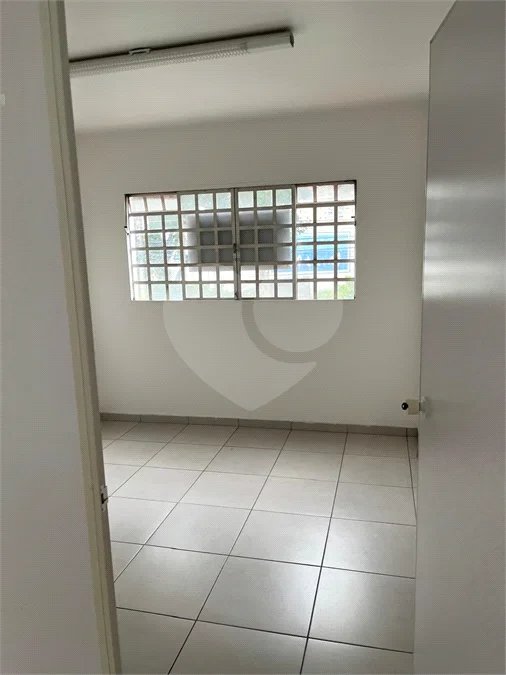 Ótimo Prédio Comercial !! Vende Total ou Aluga andar superior..OPORTUNIDADE !