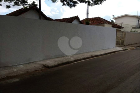 Terreno com 942,00 m² .