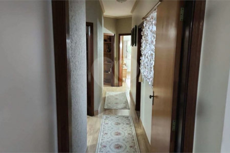 Casa térrea no Jardim Hikare