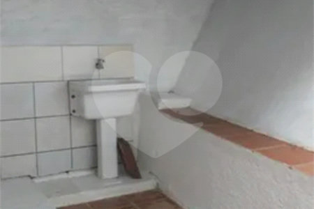 CASA A VENDA COM 125M², 2 DORMITÓRIOS, 1 BANHEIRO, 1 VAGA, TAUBATÉ/SP.