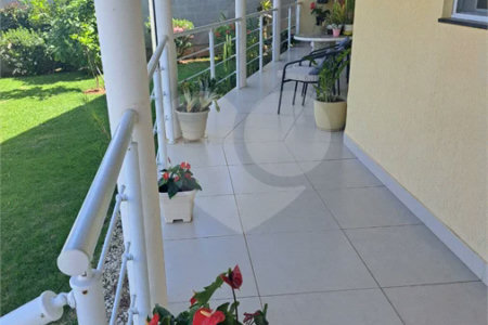 Casa Ampla com 5 Dormitórios, Piscina e Lazer Completo em Terreno de 1.260 m²