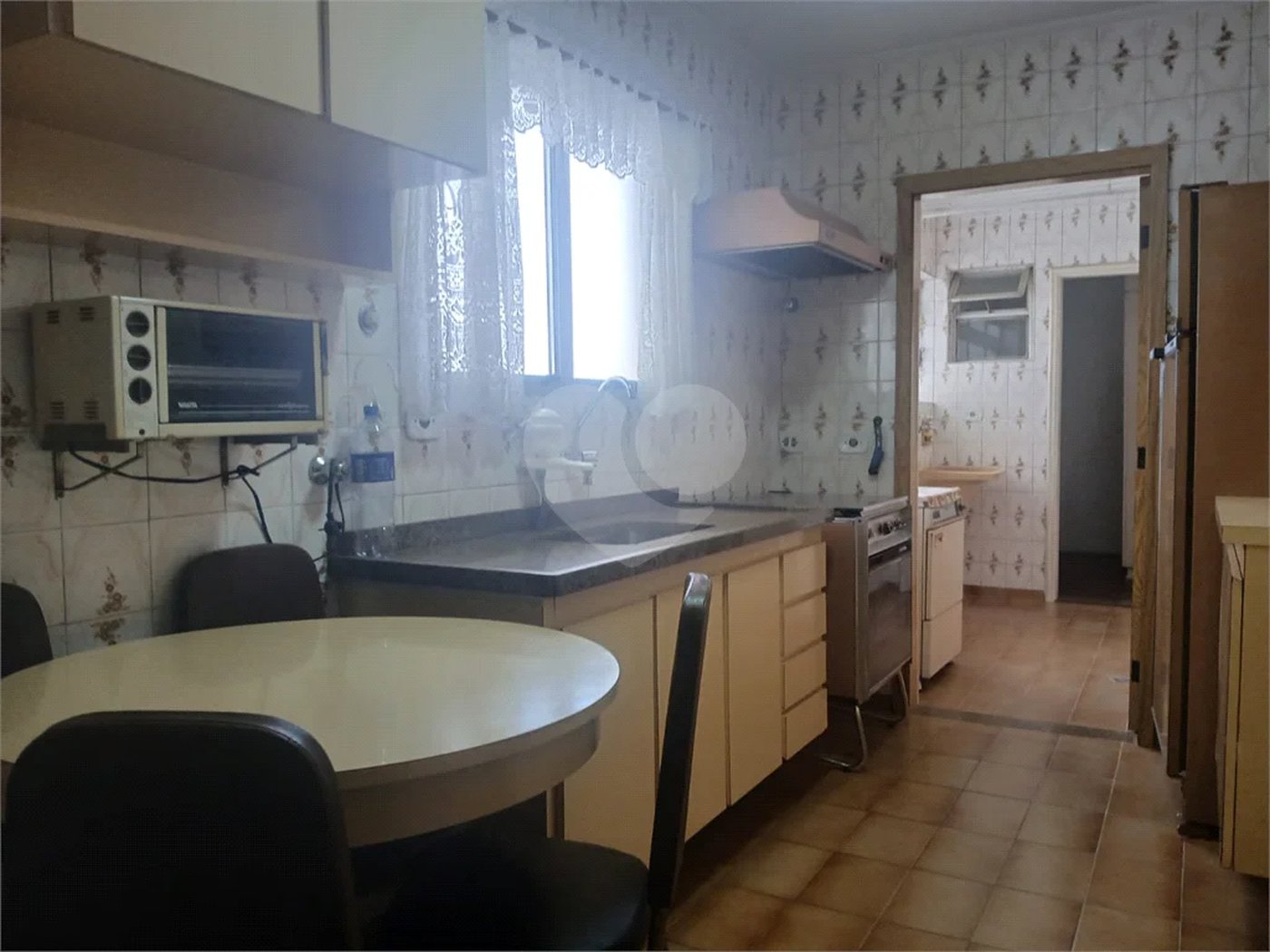 Apartamento a venda com porteira fechada no Belem com 95m com 03 dormitórios espaçoso sendo um suíte, 2 vagas. Aceita Permuta.