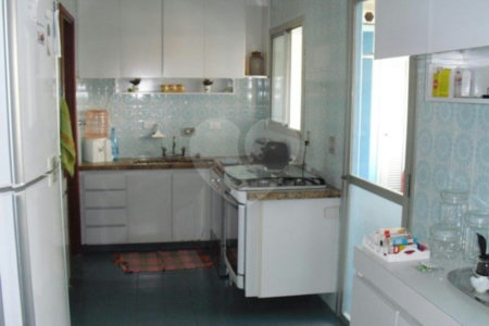 Apartamento à venda com 4 quartos, sendo 1 suíte, em Campo Belo, São Paulo, SP