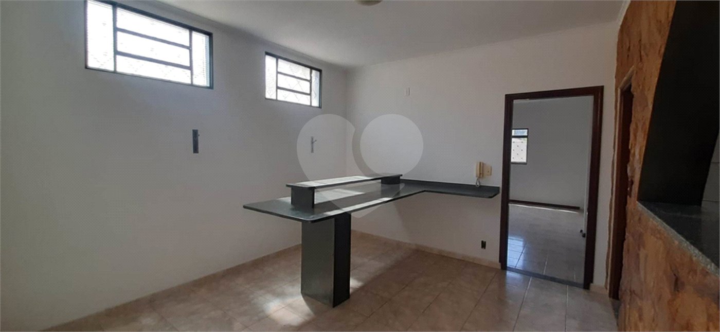 Casa térrea para venda, com 3 dormitórios, sendo 1 suíte.