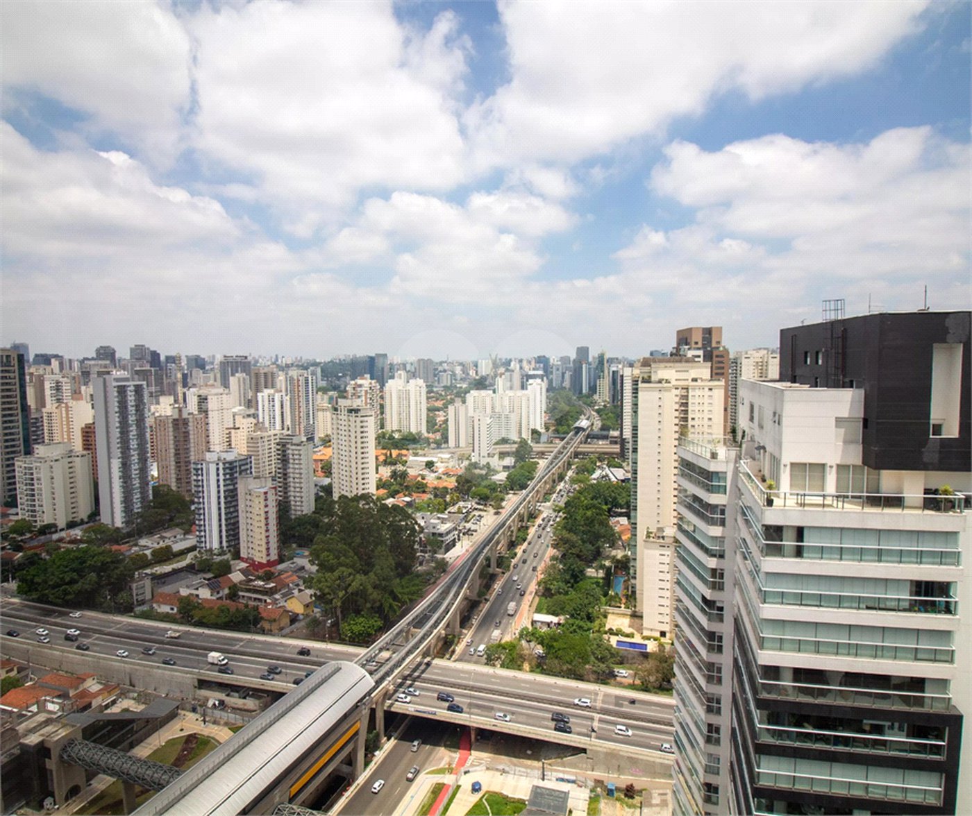 Cobertura amplo com 110m² mobilizada à venda no Campo Belo