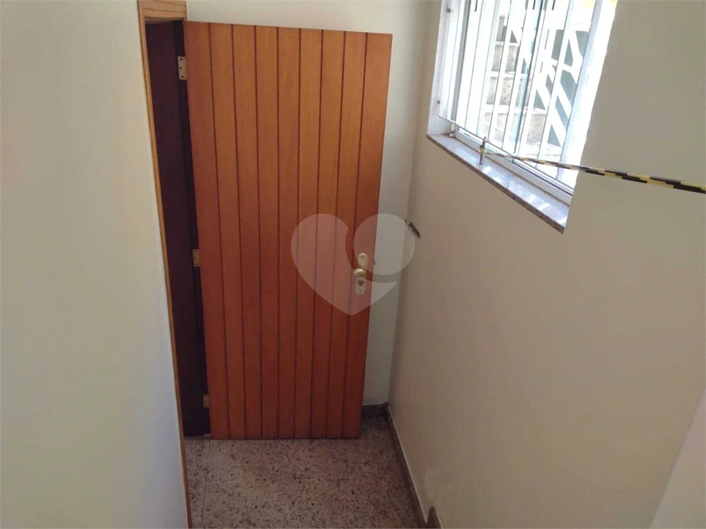 SOBRADO MARAVILHOSO A VENDA NO JARDIM FLORESTA (TREMEMBÉ) - 4 SUÍTES, PISCINA E 6 VAGAS DE GARAGEM