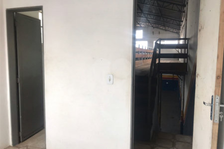 Galpão Comercial na Vila Luftalla.