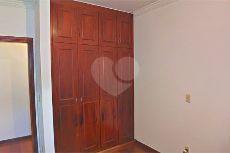 Apartamento no Edíficio Alexandre Previeiro