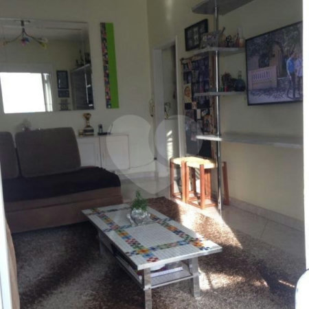 Apartamento à venda na Santa Cecília.