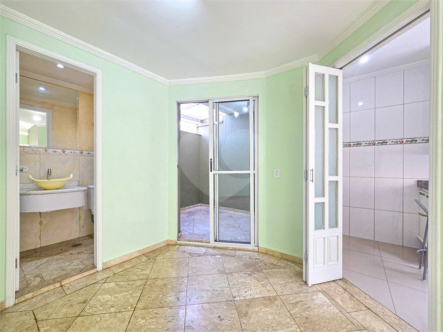 Casa em condomínio no Tucuruvi, 3 dormitórios, 1 suíte, 3 banheiros, 2 vagas e lazer com churrasqueira no condomínio