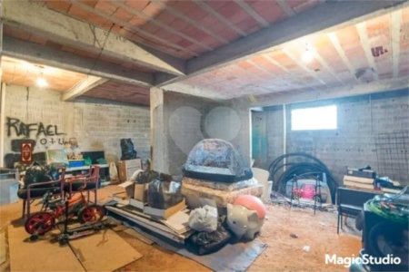 Casa com 275m², 3 quartos, 2 suítes, 8 garagens, à venda em Santo André
