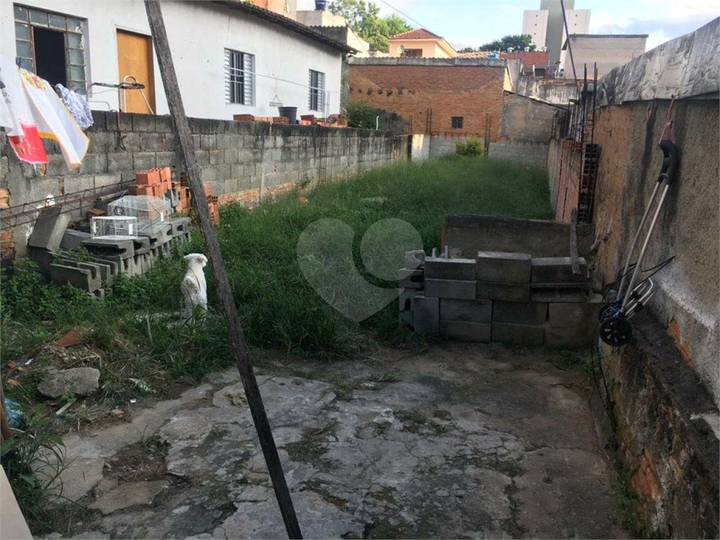 Terreno com 350m2 de área total, localizado no melhor da Vila Santa Catarina !!