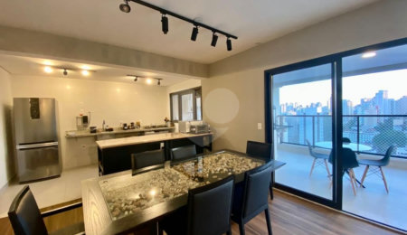 Apartamento à venda com 3 suítes em Aclimação, São Paulo, SP