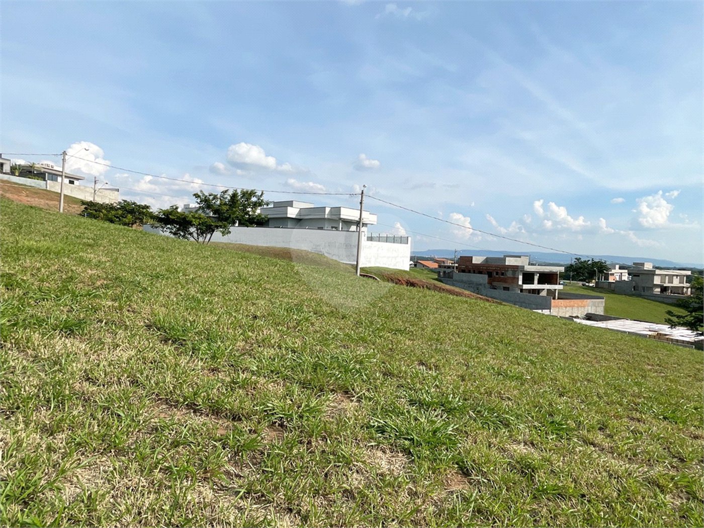 Terreno a venda no Condomínio Residencial Santa Isabel