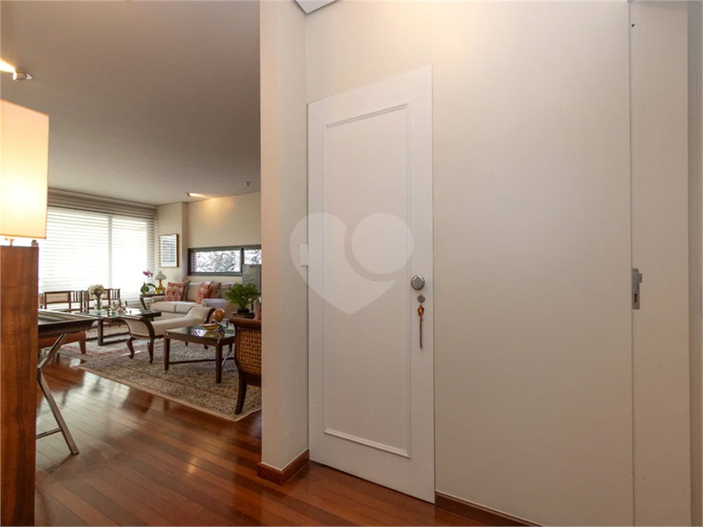Apartamento de 233 m² à venda em Higienópolis com 4 dormitórios.