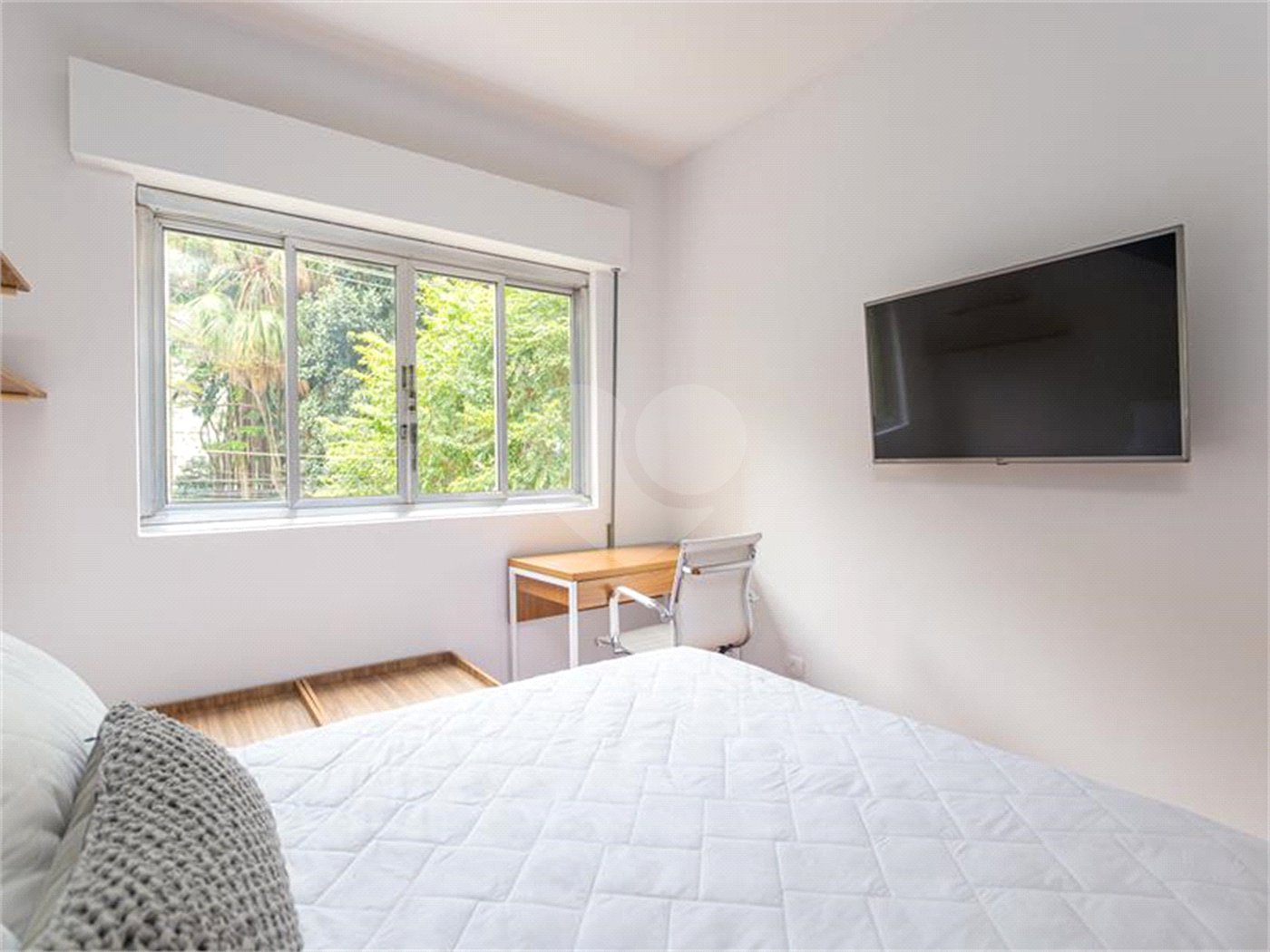 Excelente oportunidade para reformar e ficar com o apartamento dos seus sonhos!