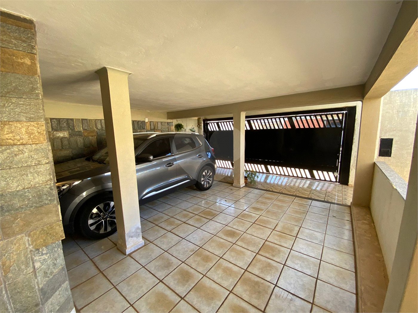 Casa/sobrado para venda com piscina no Santa Felícia Jardim