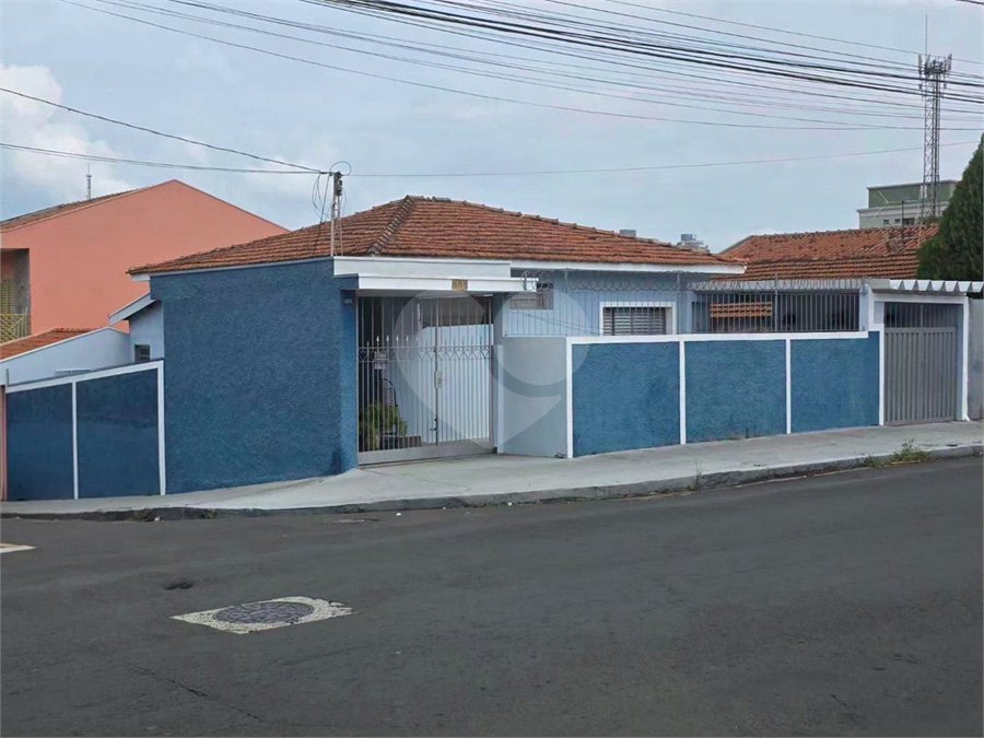 Casa 2 dormitórios Antônio Blanco