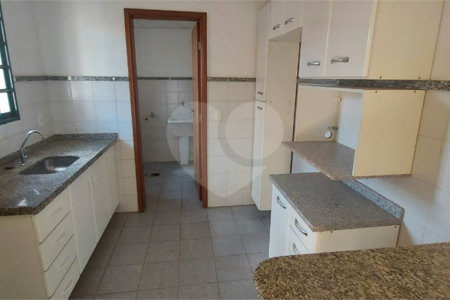 Apartamento no Condomínio Joan Miro .