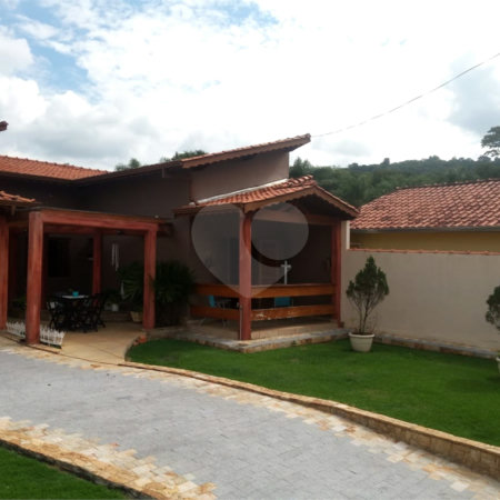 Casa para Venda em Piracaia