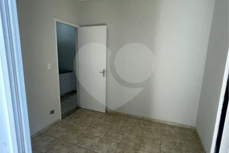 Sobrado com 4 dormitórios, 2 suítes, closet, varandas, escritório, jardim de inverno, espaço gourmet com churrasqueira e fogão a lenha e 3 vagas.