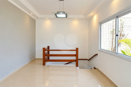 Cobertura duplex no Centro de São Bernardo do Campo, com 3 suítes, hidromassagem, mini spa, área gourmet e 2 vagas de garagem. Aceita permuta por apartamento de menor valor.