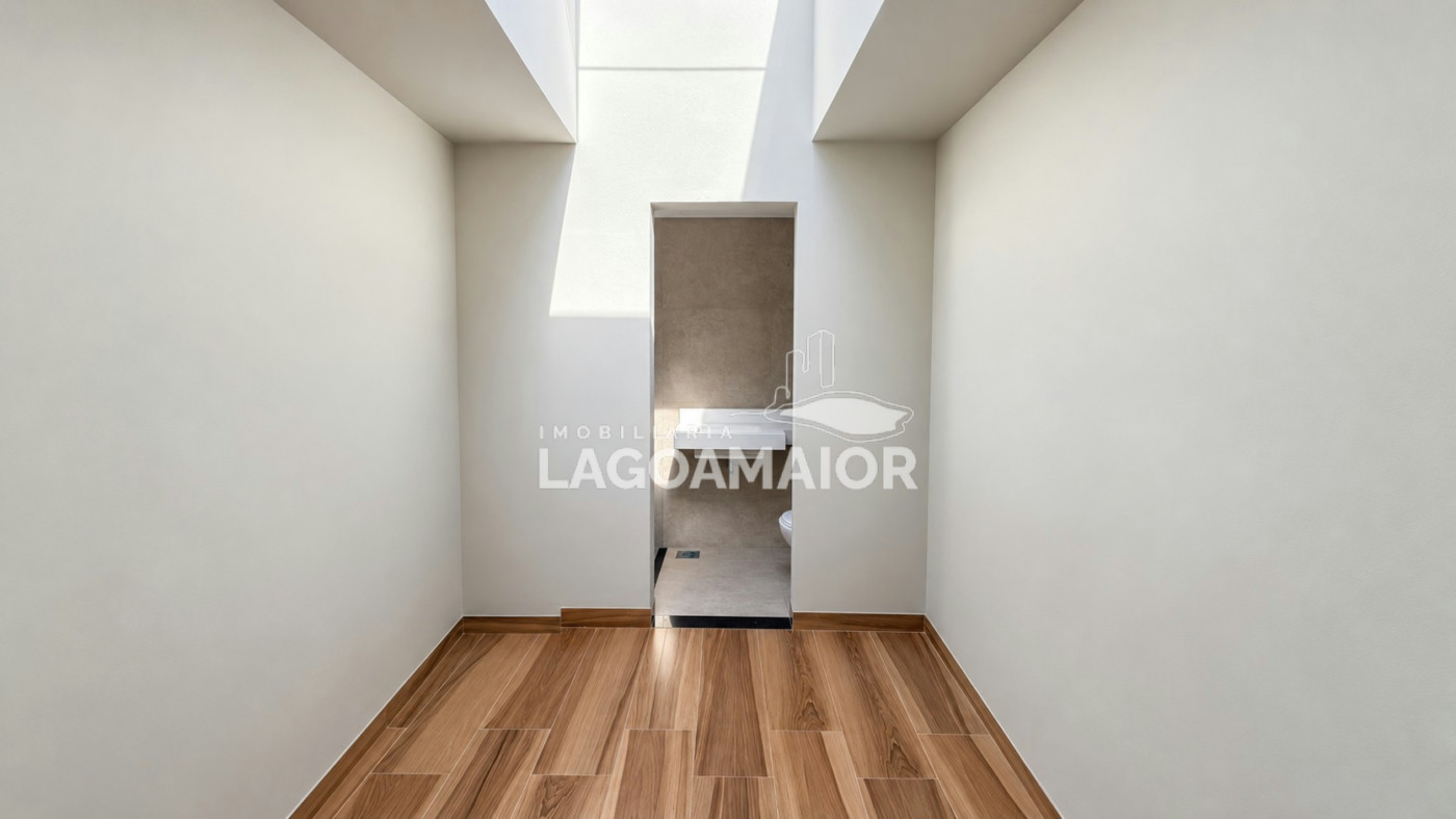 Casa à venda ou para alugar com 4 quartos, sendo 2 suítes, no Centro, Três Lagoas - MS