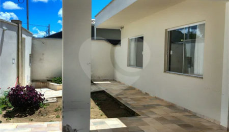 Casa à venda com 5 quartos, sendo 3 suítes,  em Parque San Carlo, Poços de Caldas, MG