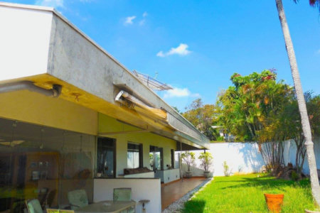 Sobrado à venda ou para alugar com 4 quartos, sendo 1 suíte,  em Alto da Boa Vista, São Paulo, SP