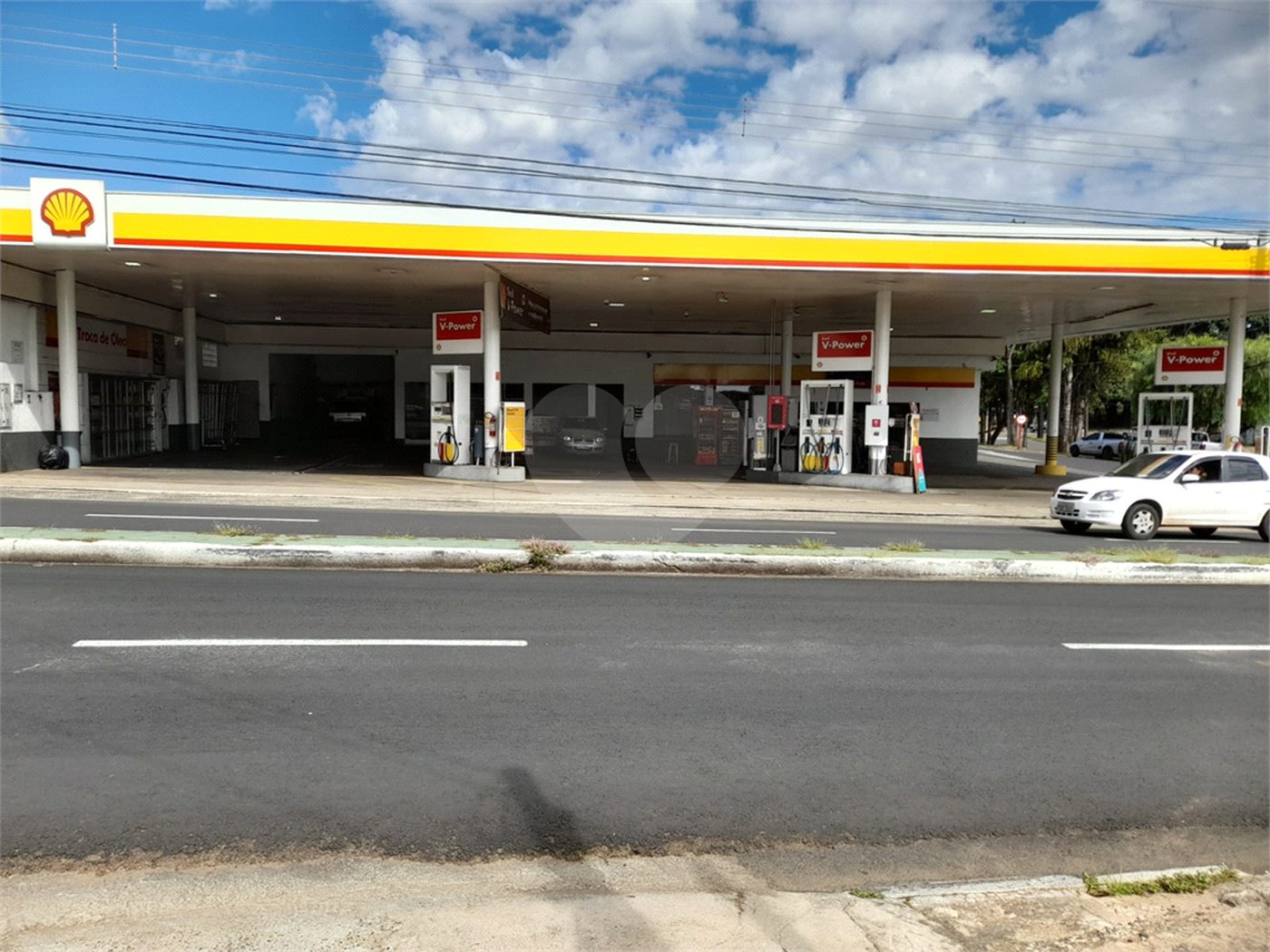 Galpão Comercial à Venda – Localização Estratégica na Avenida São Carlos