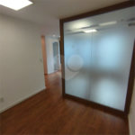 Sala comercial na Oscar Freire à venda Sala coml à venda na Oscar Freire OPORTUNIDADE Sala coml esquina. Rebouças