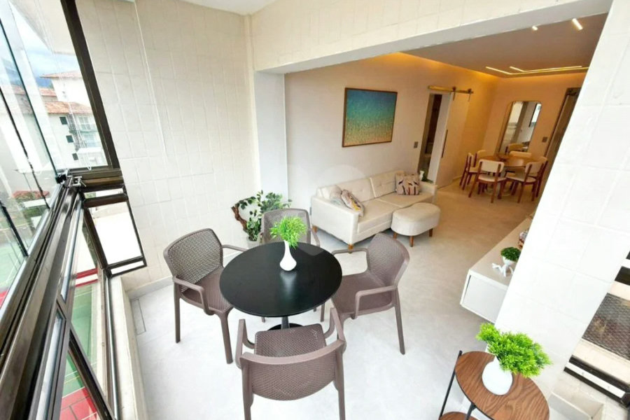Apartamento à venda com 2 quartos, sendo 1 suíte,  em Riviera de São Lourenço, Bertioga, SP