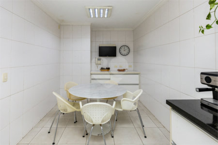Sobrado à venda com 4 quartos, sendo 3 suítes, em Vila Cruzeiro, São Paulo, SP